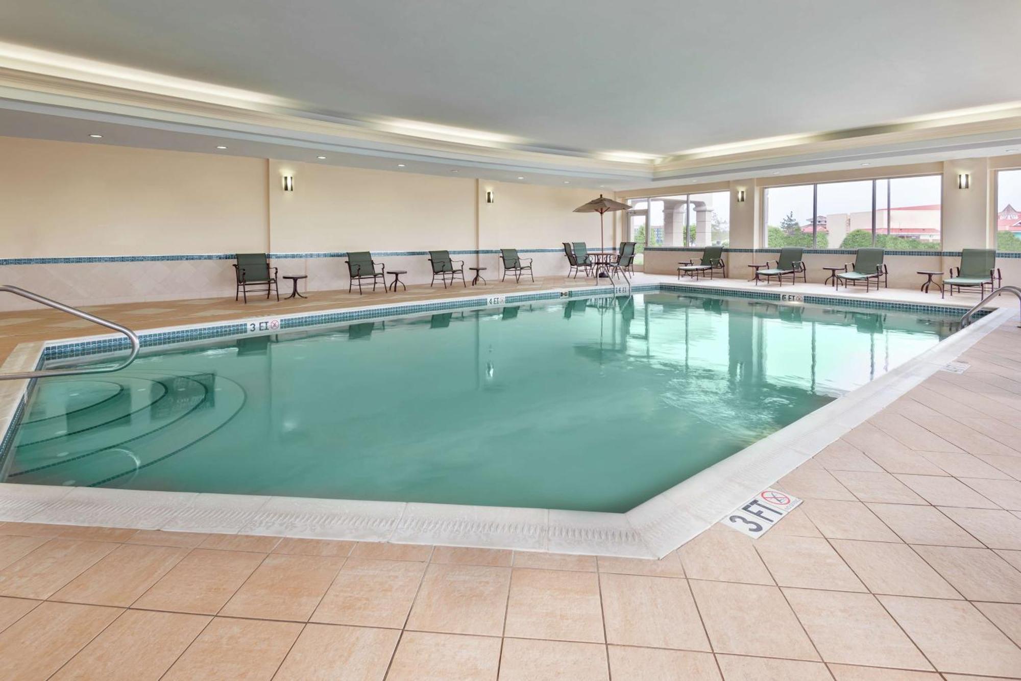 Hampton Inn & Suites Cleveland-Beachwood Extérieur photo