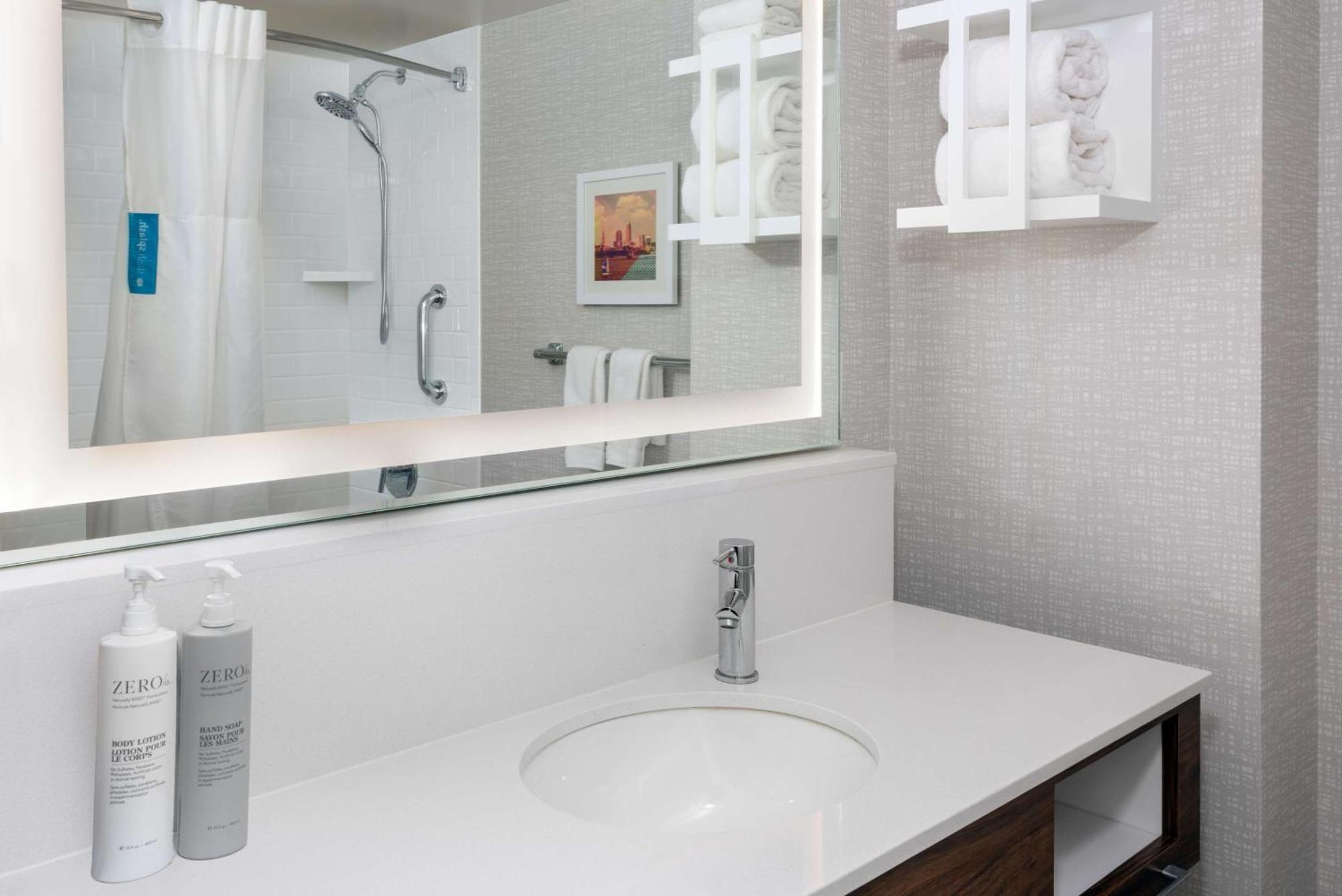 Hampton Inn & Suites Cleveland-Beachwood Extérieur photo
