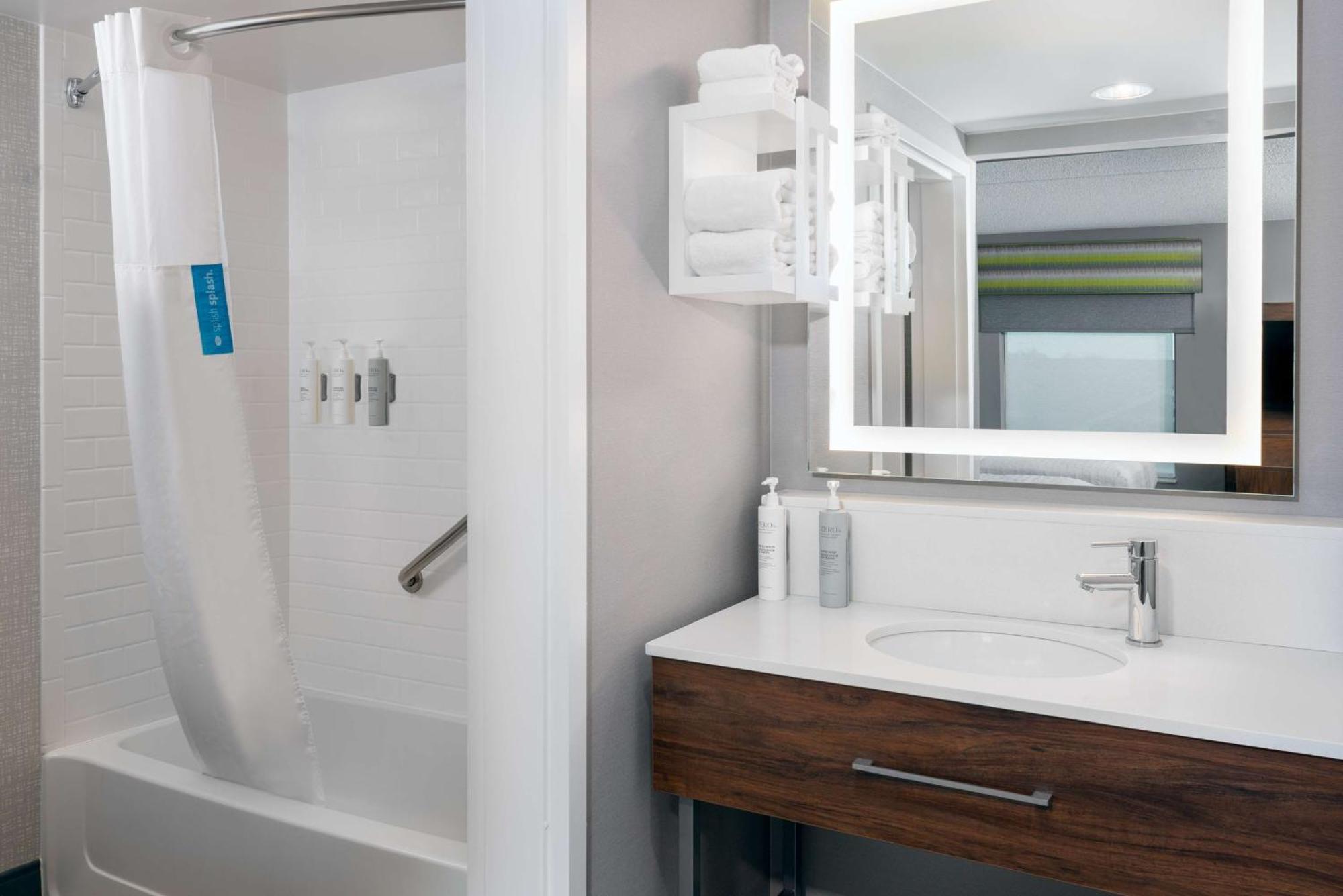 Hampton Inn & Suites Cleveland-Beachwood Extérieur photo
