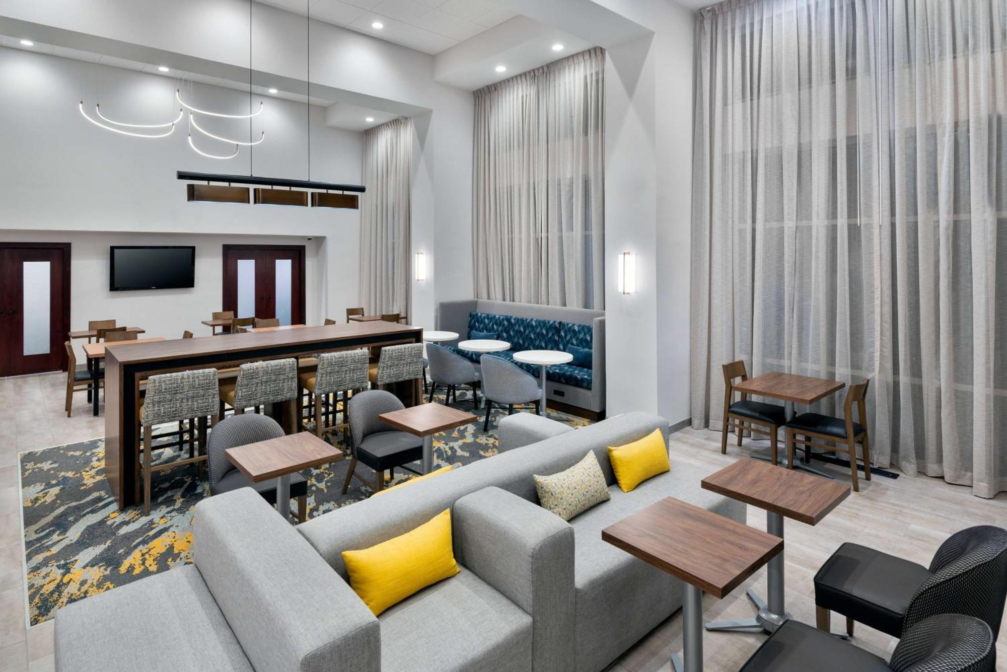 Hampton Inn & Suites Cleveland-Beachwood Extérieur photo