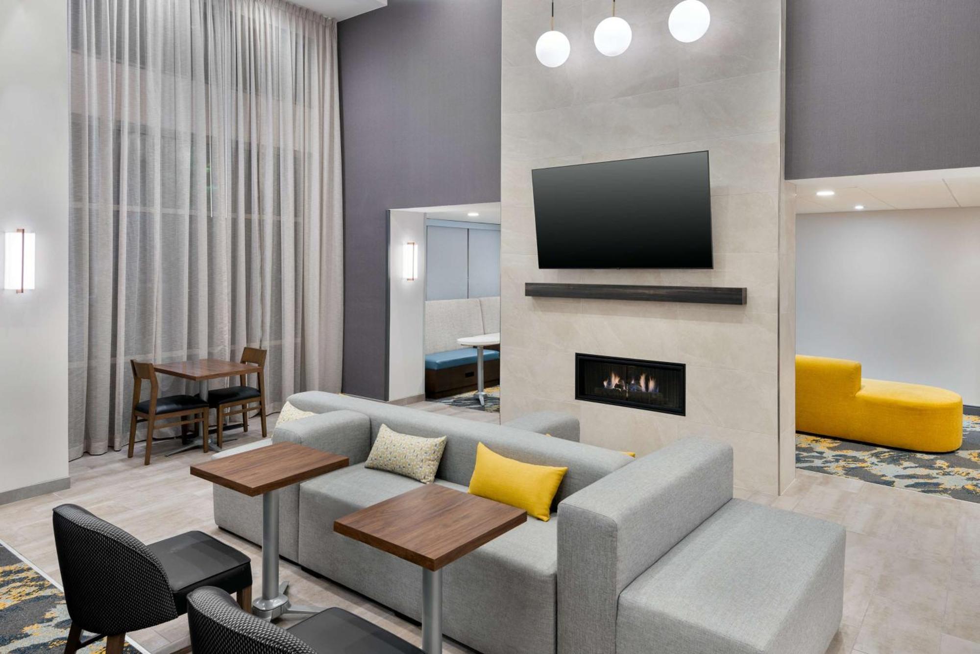 Hampton Inn & Suites Cleveland-Beachwood Extérieur photo