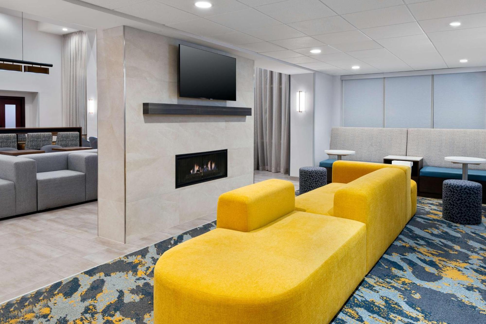 Hampton Inn & Suites Cleveland-Beachwood Extérieur photo