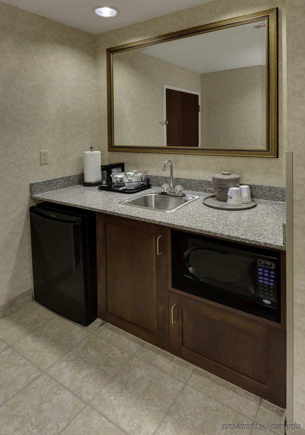 Hampton Inn & Suites Cleveland-Beachwood Extérieur photo