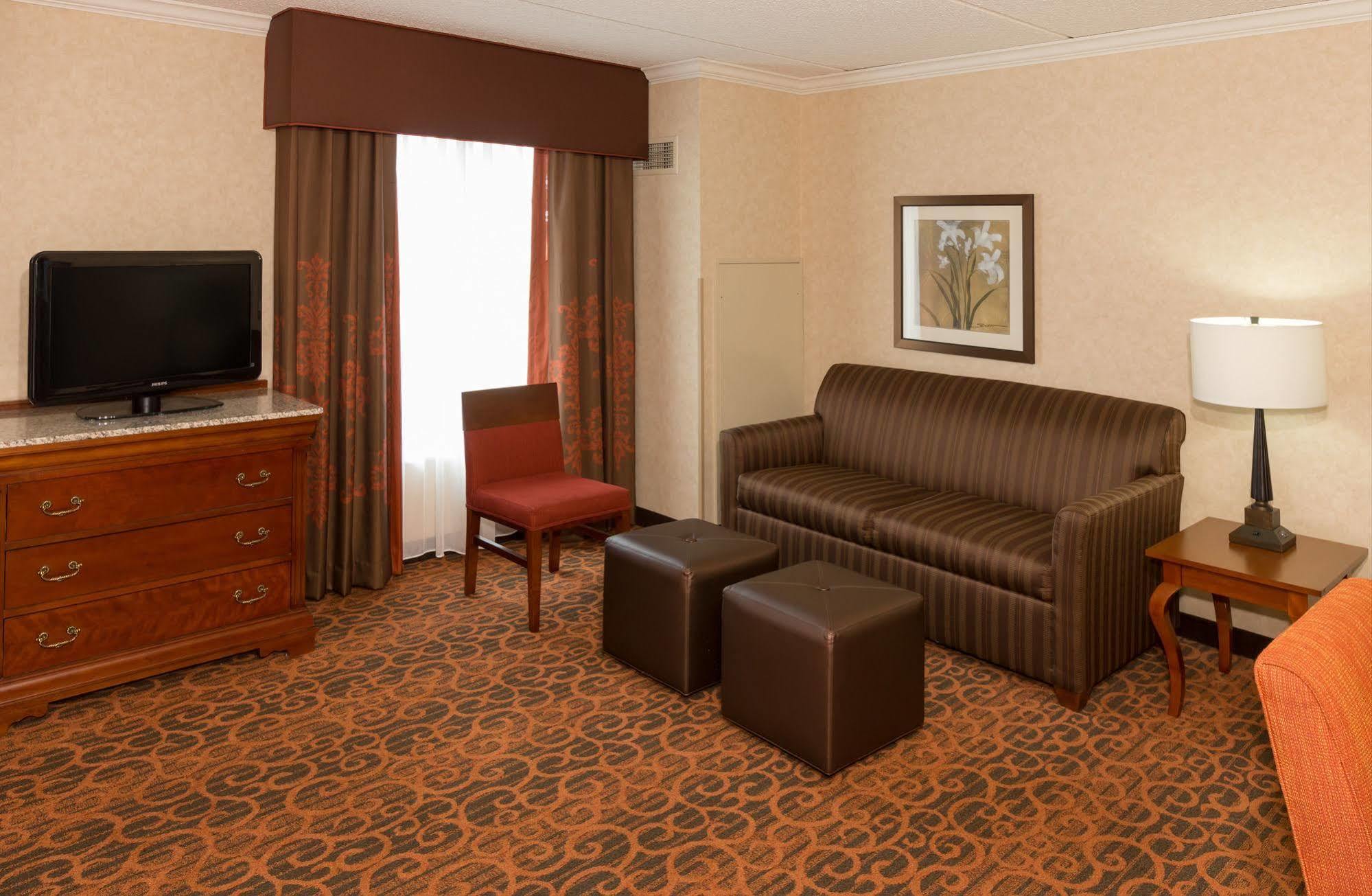 Hampton Inn & Suites Cleveland-Beachwood Extérieur photo